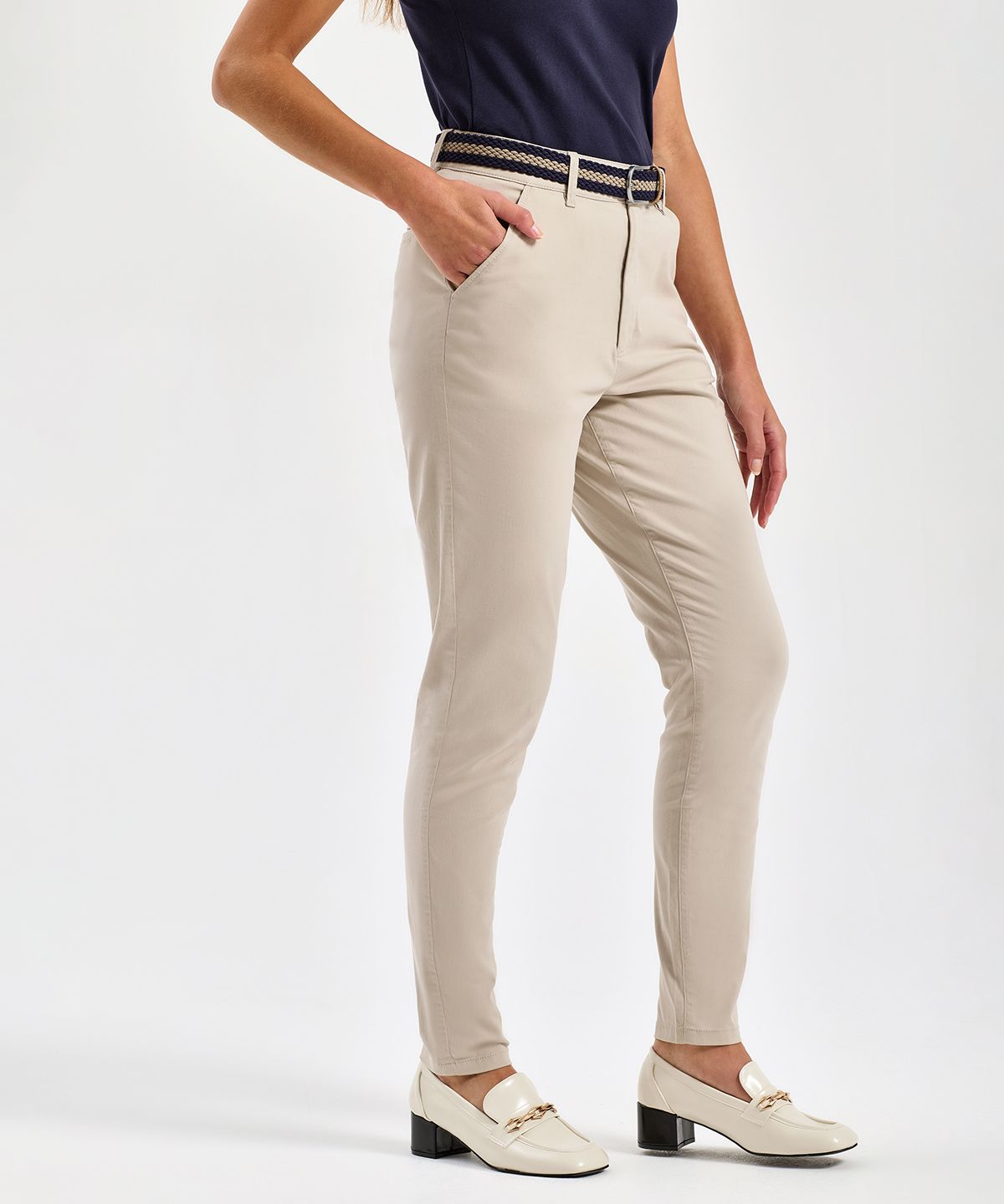Ultimate Chinos für Frauen holzkohle