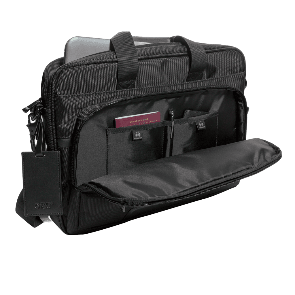 Swiss Peak Voyager RFID Laptopväska 15,6" svart